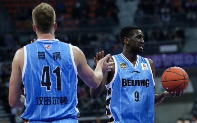 23, 鹈鹕双塔合砍60分力克开拓者  