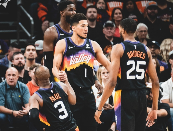  巴特勒40分对飙布克创纪录  